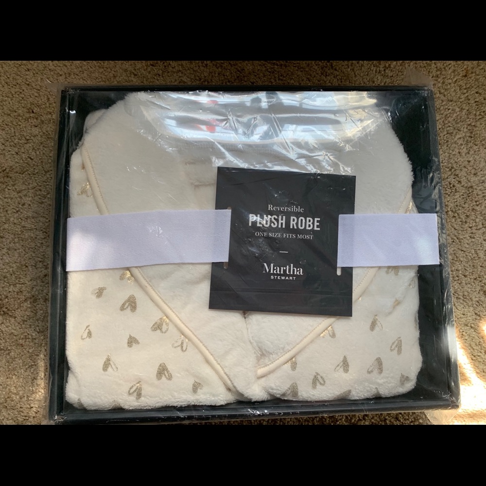 Martha Stewart Robe